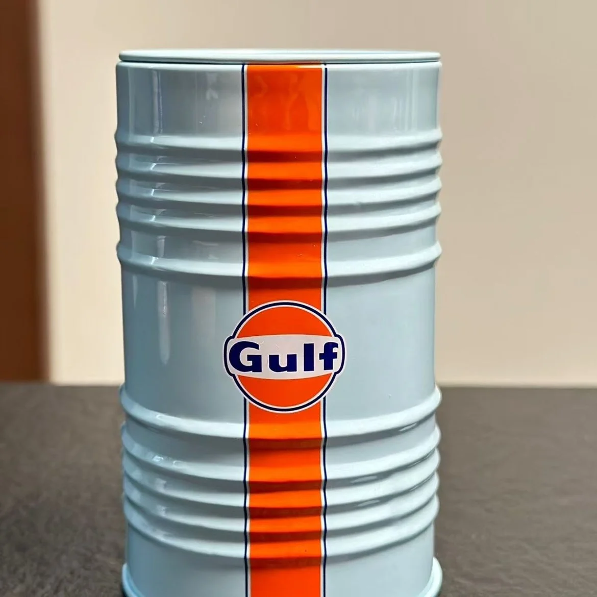Gulf Oil-coche de carreras, Micro modelo, caja de hierro, escena, adorno de escritorio, tanque de almacenamiento, decoración del jardín del hogar, coleccionistas, derivación de animación