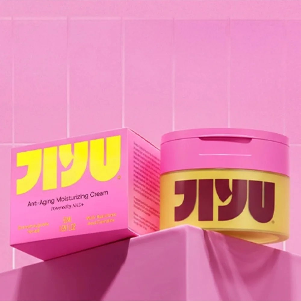 

Корейский антивозрастной восстанавливающий крем с NAD+ глубоко увлажняет, удерживает влагу, подтягивает, осветляет и улучшает неровный тон кожи.