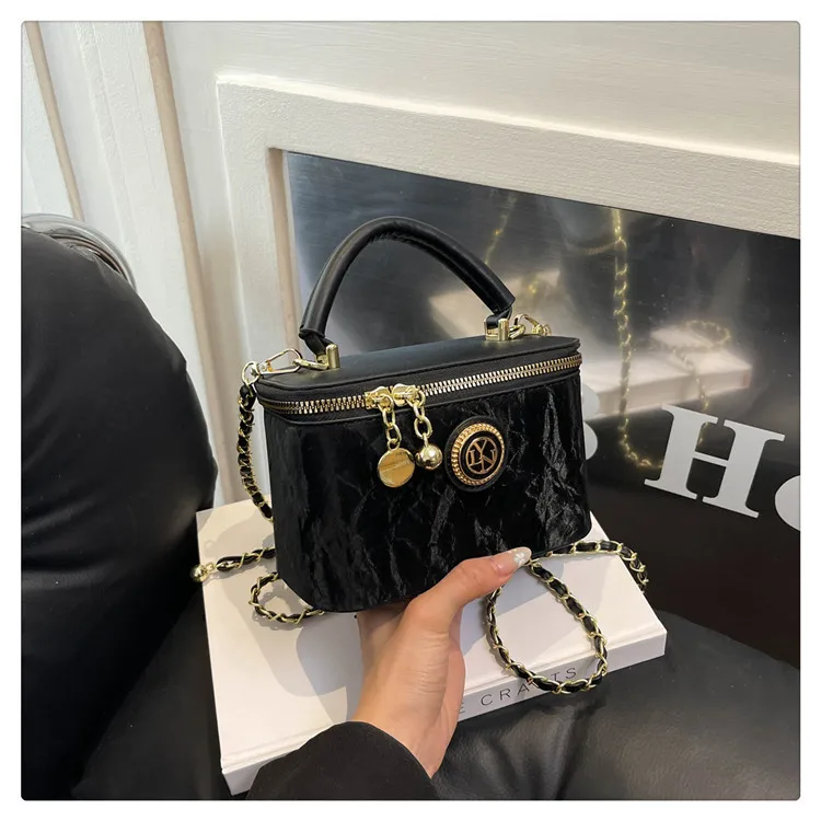 

2025 Vintage Square Bag for Women, Retro Makeup Crossbody Bag with Flip Lid, Multi-Functional Shoulder Purse & Chic Clutch