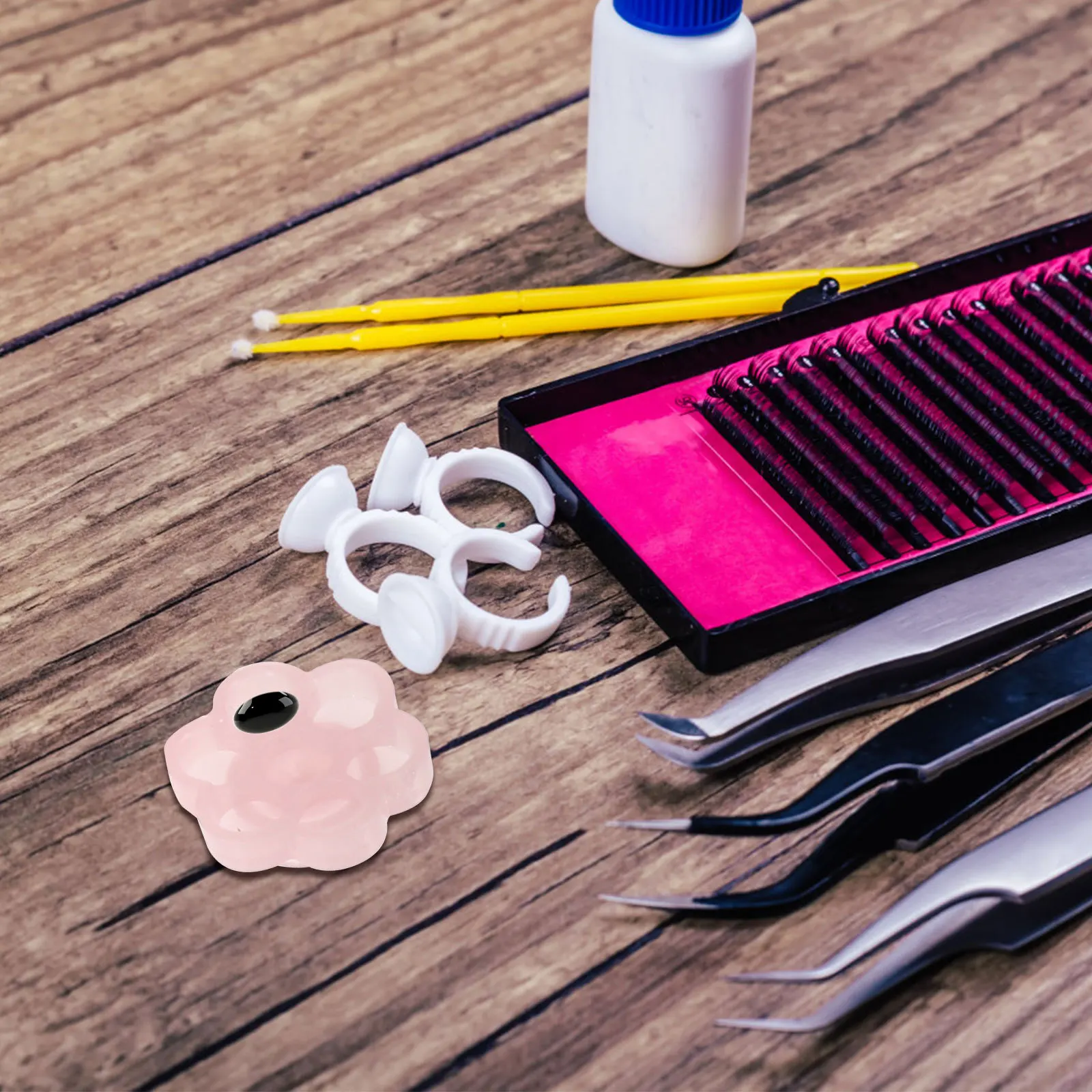 

200Pcs Plum Blossom Eyelash Glue Cups Plastic Grafting Aid Tools Eyelash Extension Holder Delay Drying Glue Container Salon