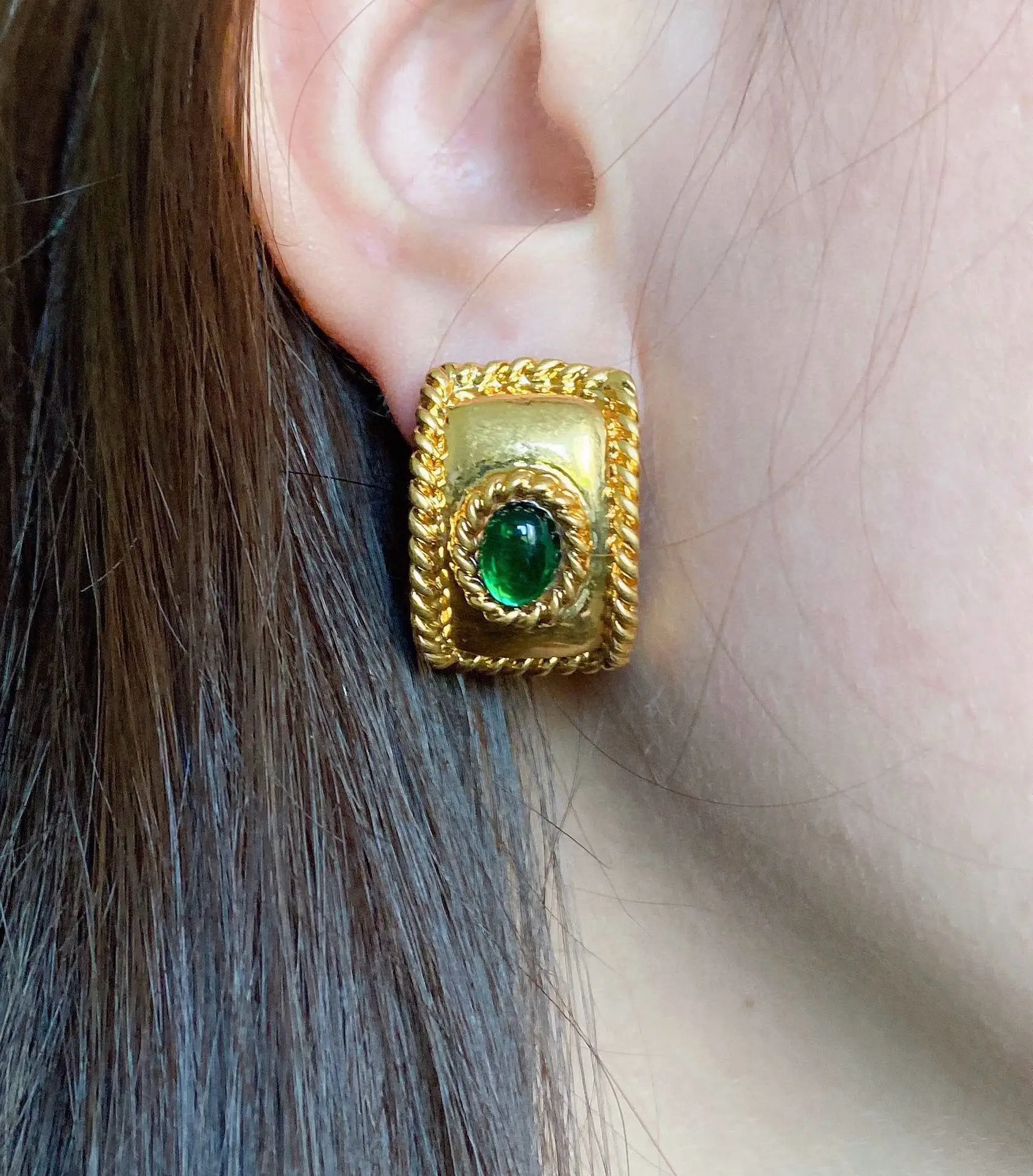 The method produces exquisite medieval glass earrings