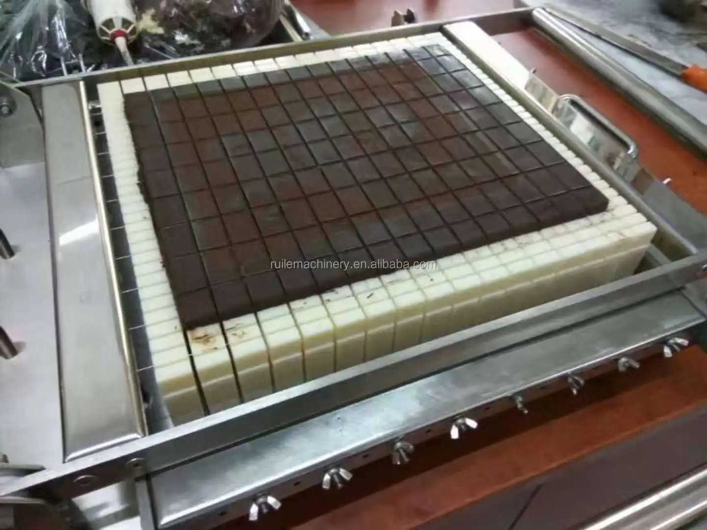 

400 * 400 Mm Cotton Guillotine Candy Cheese Block Guitar Cutter Chinchin Hand Cutting Machine