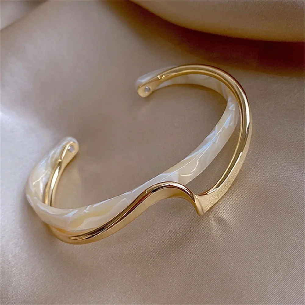 Luxury Fashion White Shell Plate Open Bangle Bracelet Two in One Curved Metal Texture Bracelet Leisure Jewelry