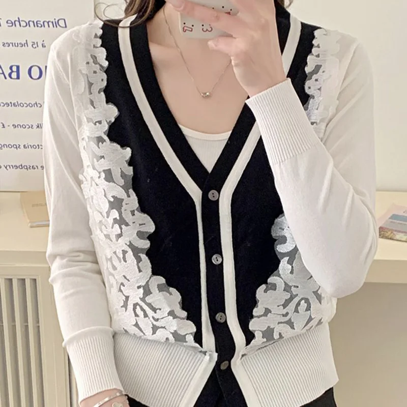 Autumn New Temperament Patchwork Lace V-neck Long Sleeve Knitting Cardigan Ladies Fashion Net Yarn Buttons Sweater Coat Femme