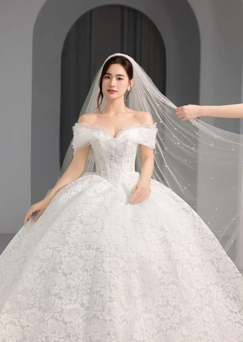New White A-line Sexy Off Shoulder Ball Dress Wedding Dress Luxury Lace Stickers Bridal Dress Vestido De Noiva Customized view 3