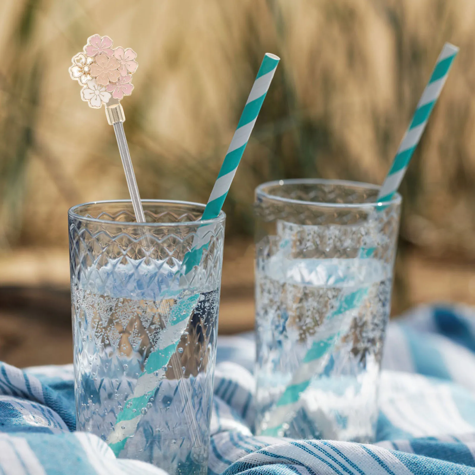 

Stainless Steel Swizzle Stick Reusable Cherry Blossom Mixer Cocktail Stirrer Mixing Spoon for Drinks Coffee Tea Wedding Party