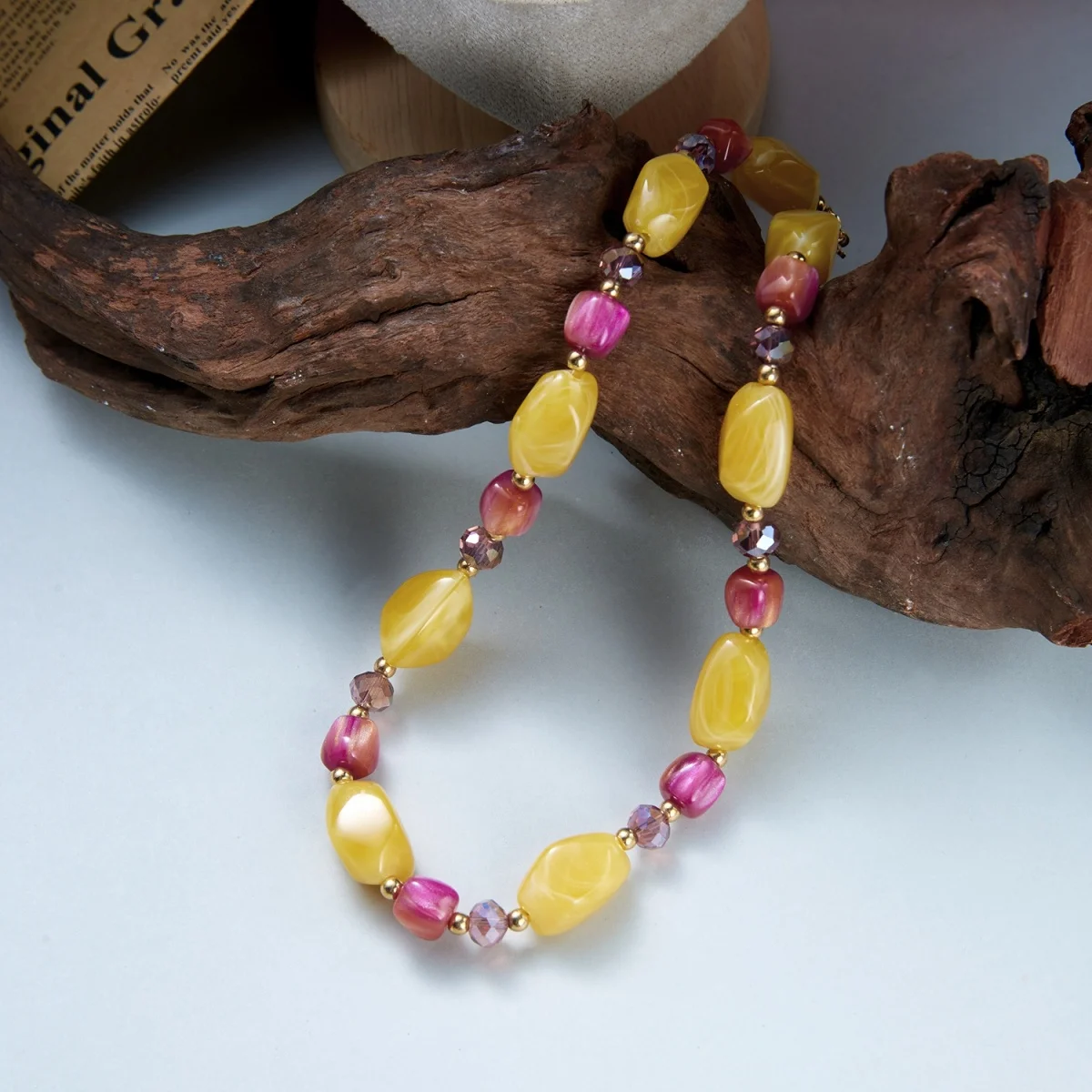 Französische Retro-Halskette mit sanften, farbenfrohen Kristallharzperlen für Damen und Herren, Hippie-Stil, unregelmäßige Perlen, Choker, Reiseschmuck – Detail 26