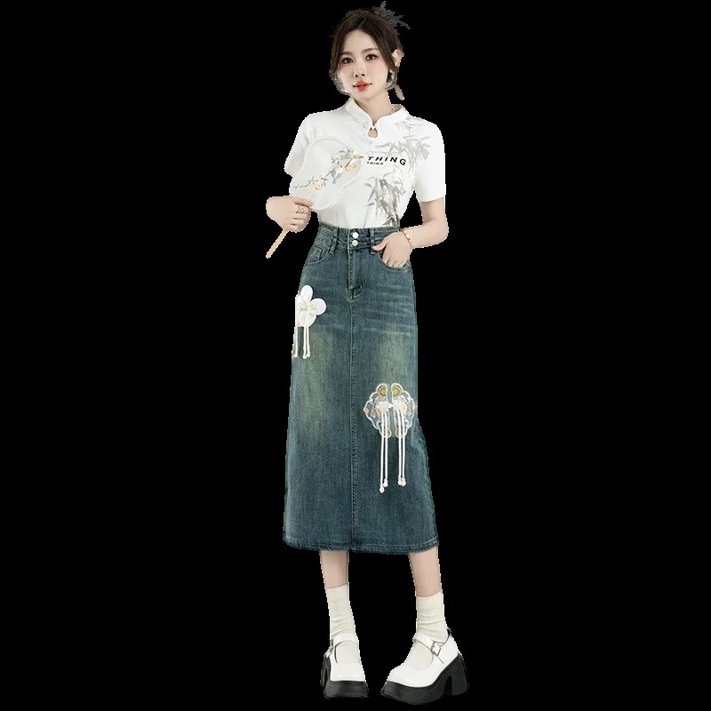 Chinesischer schicker Jeans rock A- Line-Rock für Frauen 2024 Frühling Sommer hohe Taille Retro bestickter geteilter A- Line-Midi-Rock