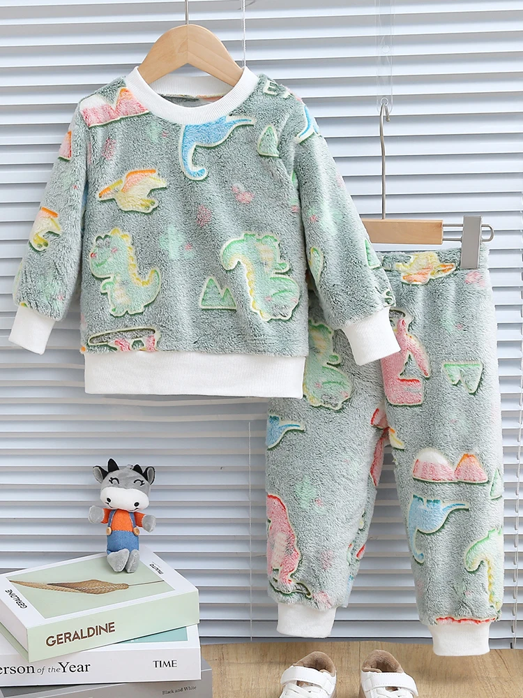 1set Baby Boy Autumn/Winter Dinosaur Pattern Plush Thick Long Sleeve Top and Pants Chid Accessories