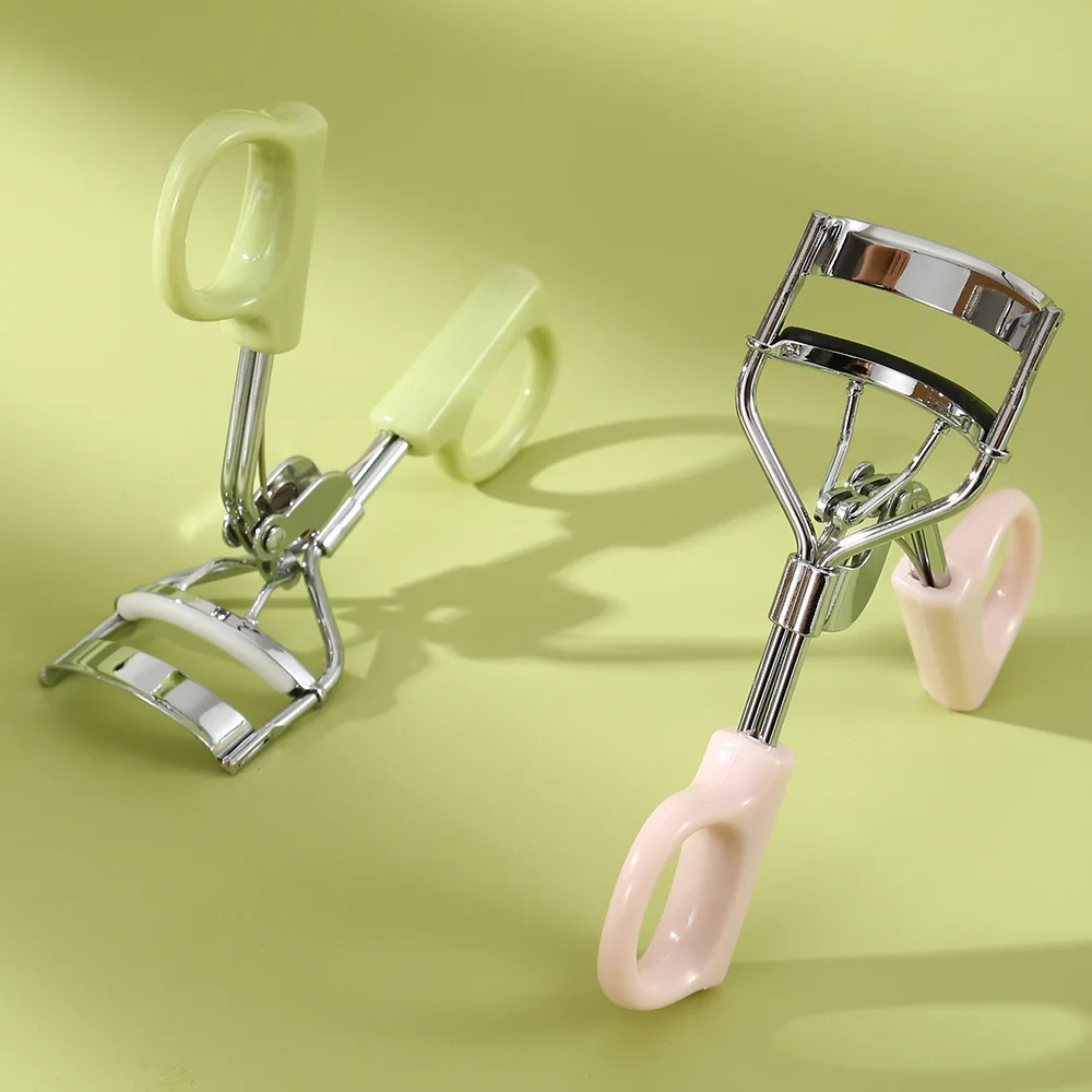 Weitwinkel-Sonnenblumen-Wimpernzange für Anfänger, tragbares Ein-Klick-Werkzeug mit natürlicher Lockeffekt, inklusive 2 Ersatzpads