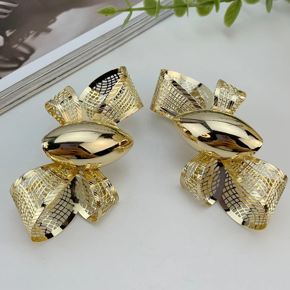 EMMA انخفاض الأقراط الكبيرة للنساء خمر مبالغ فيها الإناث خفيفة الوزن مطلية بالذهب جريئة Waterdrop أقراط مجوهرات