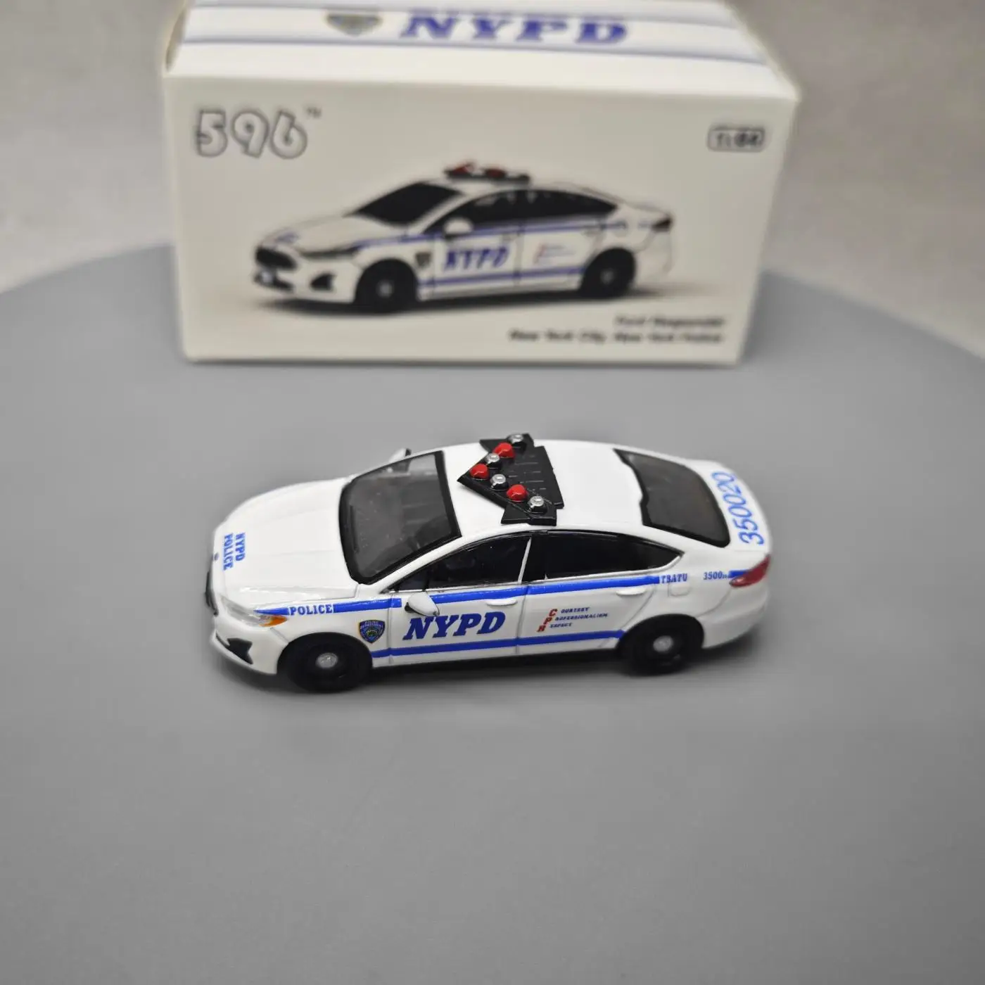 

596 1:64 Ford Responder - N-Y-P-D Advanced Car Model Collectibles