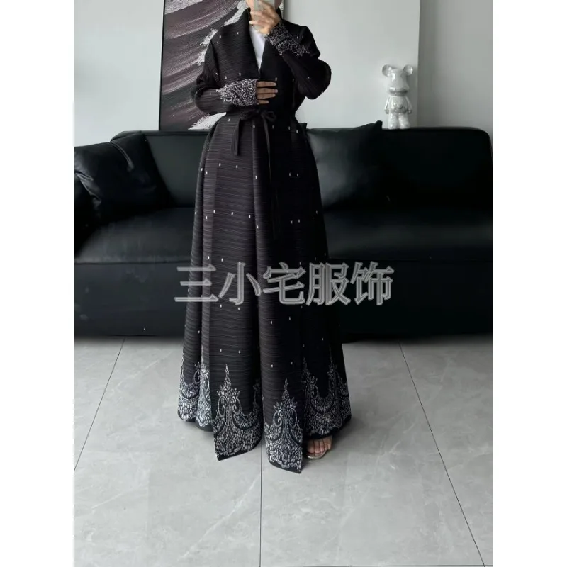 2024 Summer New Abaya Muslim Women\'s Pleated Printed Long Sleeved Black Plus Size Robe Modny i elegancki kardigan