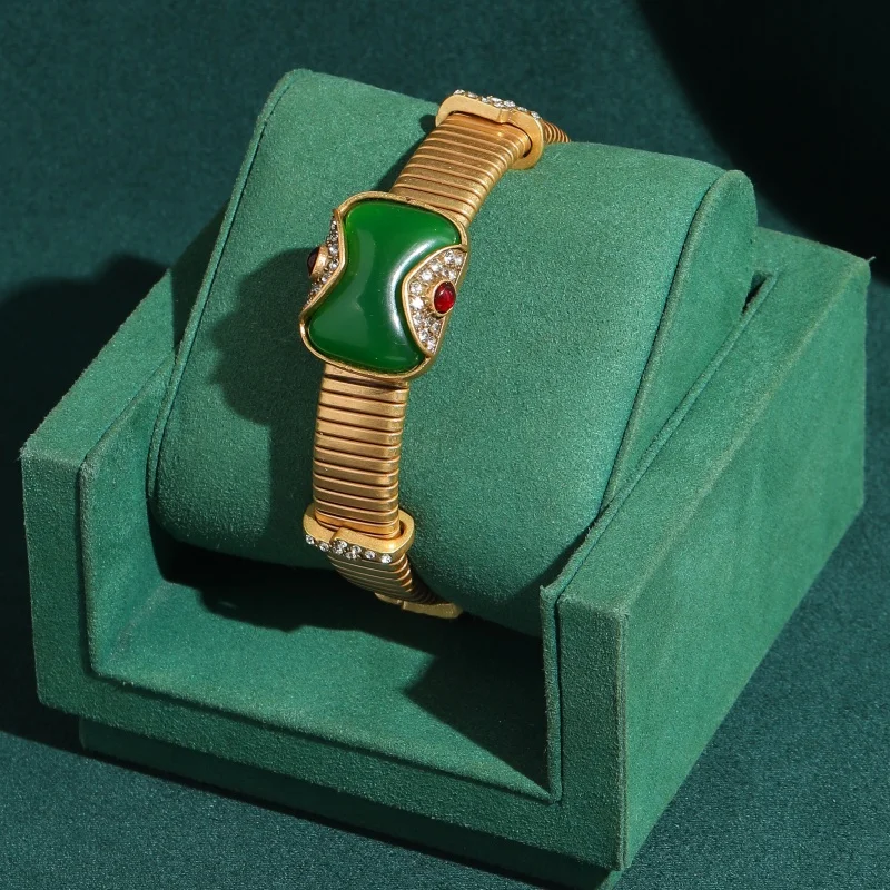 Vintage Green Agate Square Bracelet Jewelry Luxury Classic 18k Gold Color Dress Party Accessories For Women Trending 2026 New