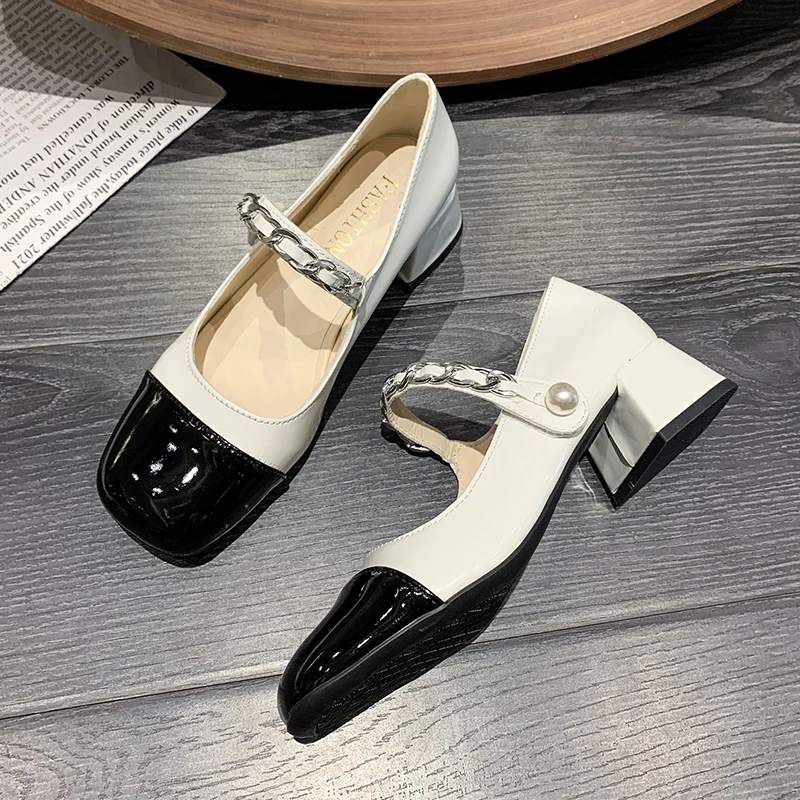 Shallow Mouth Round Toe Retro Woman Shoes New Block Heels Mary Jane Shoes Classic Black White Color Matching Women\'s Pumps