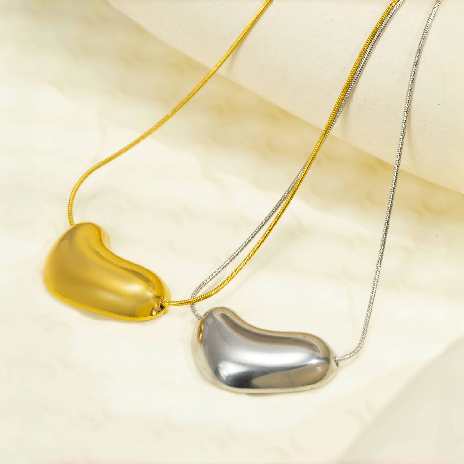 UHBINYCA 18K Gold Plated Stainless Steel Snake Chain Irregular Pendant Necklace, Unique Niche Design Women Daily Wear Jewelry