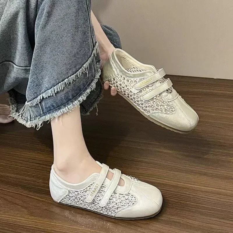 

Women's Shoes 2025 New Fashion Breathable Hollow Out Buckle Strap Women's Flats Casual Versatile Solid Flat with Women's Sandals