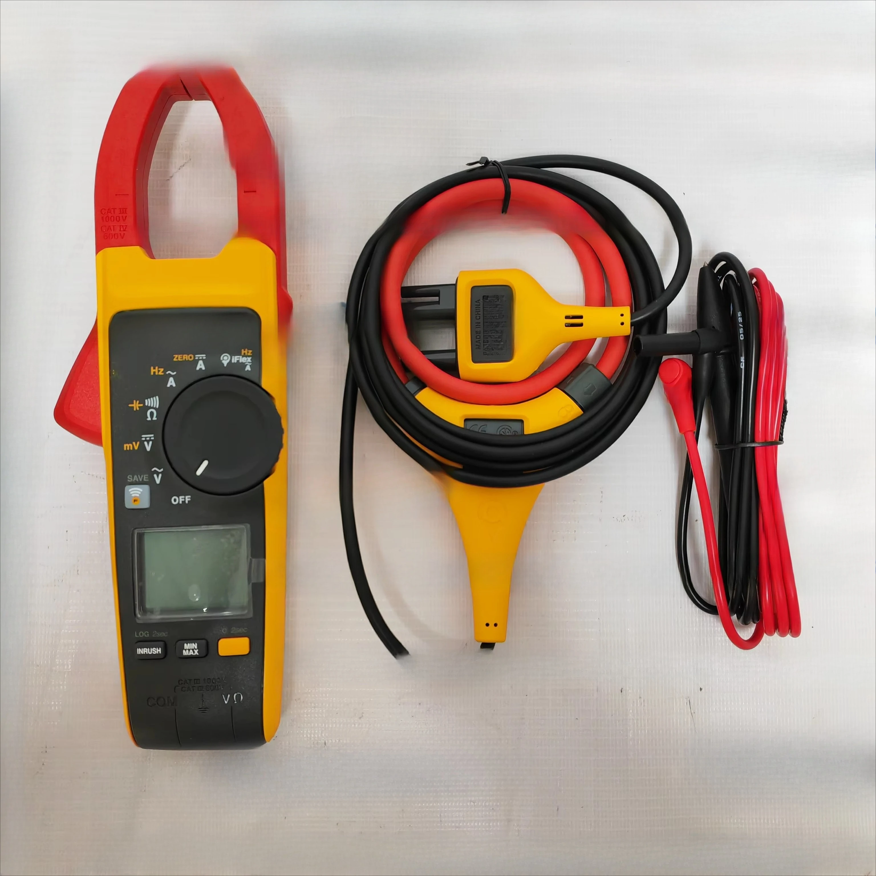 True RMS Wireless Clamp Meter with IFlex, AC DC CAT III 1000 V CAT IV 600 V