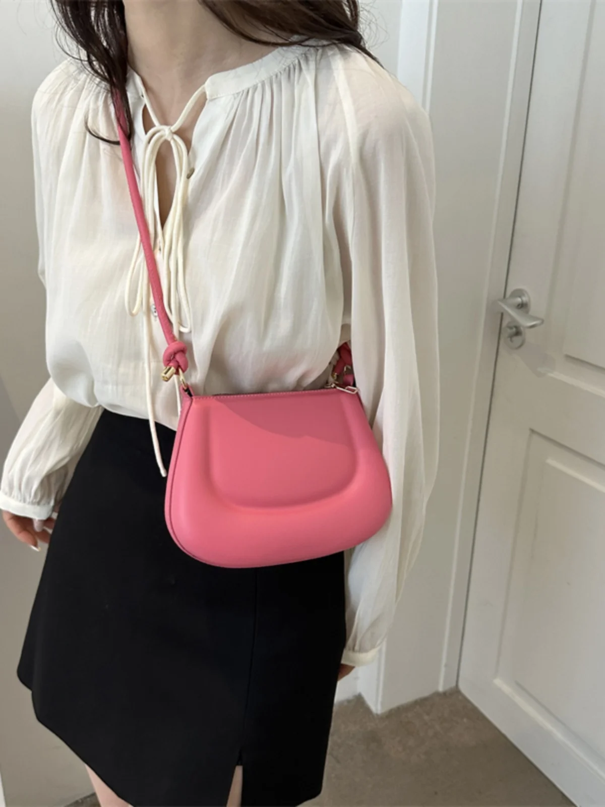 New Small Shoulder Bag Fashion Design Ladies Girls Soft Pu Leather Crossbody Bags Women Underarm Bag Retro Solid Color Handbag