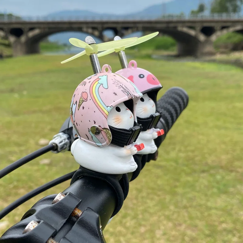 Ozdoby rowerowe, małe figurki kotów do samochodu, dekoracje do pojazdów elektrycznych i motocykli, bambusowe helmy helikopterowe, elec