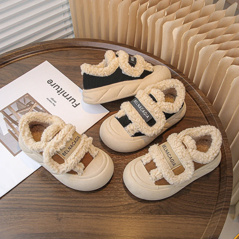 

Детская повседневная обувь на флисовой подкладке для девочек, новинка 2023 года, зимняя теплая прогулочная обувь для малышей, простые универсальные школьные кроссовки на мягкой подошве