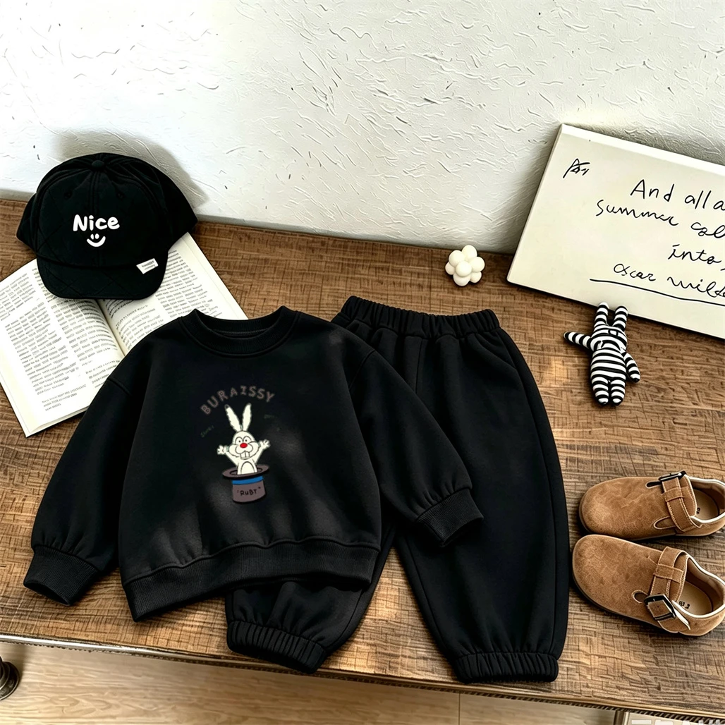 Trendiges Zweiteiler-Set für Kinder: Lässiger Hoodie, Weite Jogginghose, Herbstkleidung, Oberteil mit Cartoon-Print, Einfarbige Hose, Oberbekleidung – Detail 2