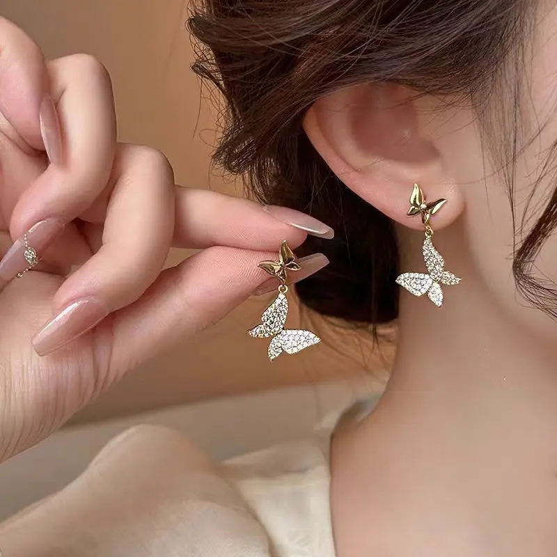 1 pair of fashionable and stylish new style earrings with micro inlaid diamonds, women's doubles, butterfly pearls, flower earri