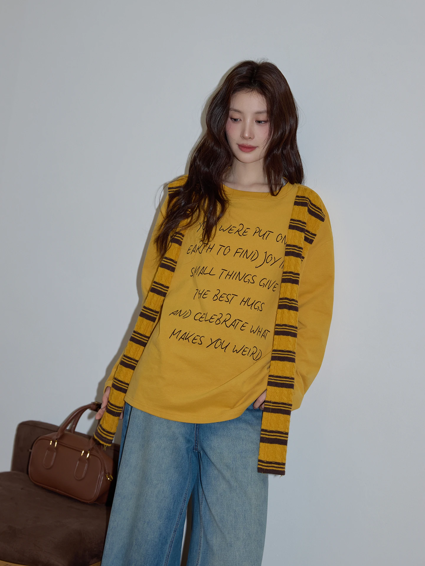 

Желтая футболка с буквенным принтом, свободного кроя, с длинными рукавами и круглым вырезом, женская, повседневная, удобная, весенняя, модная, от Cha Cha Home