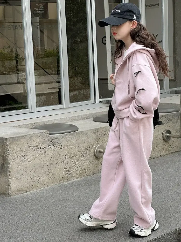 Mädchen-Trainingsanzug mit Kapuze und Schleifendetail – zweiteiliges Outfit im koreanischen Stil mit langärmeliger Jacke und Hose für größere Kinder. – Detail 16