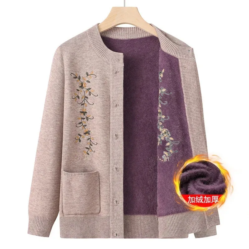 

Middle-Age Mom Women O-Neck Short Knitted Cardigan Sweater Autumn Winter New Casual Embroidery Fleece Thick Knitwear Tops T1523