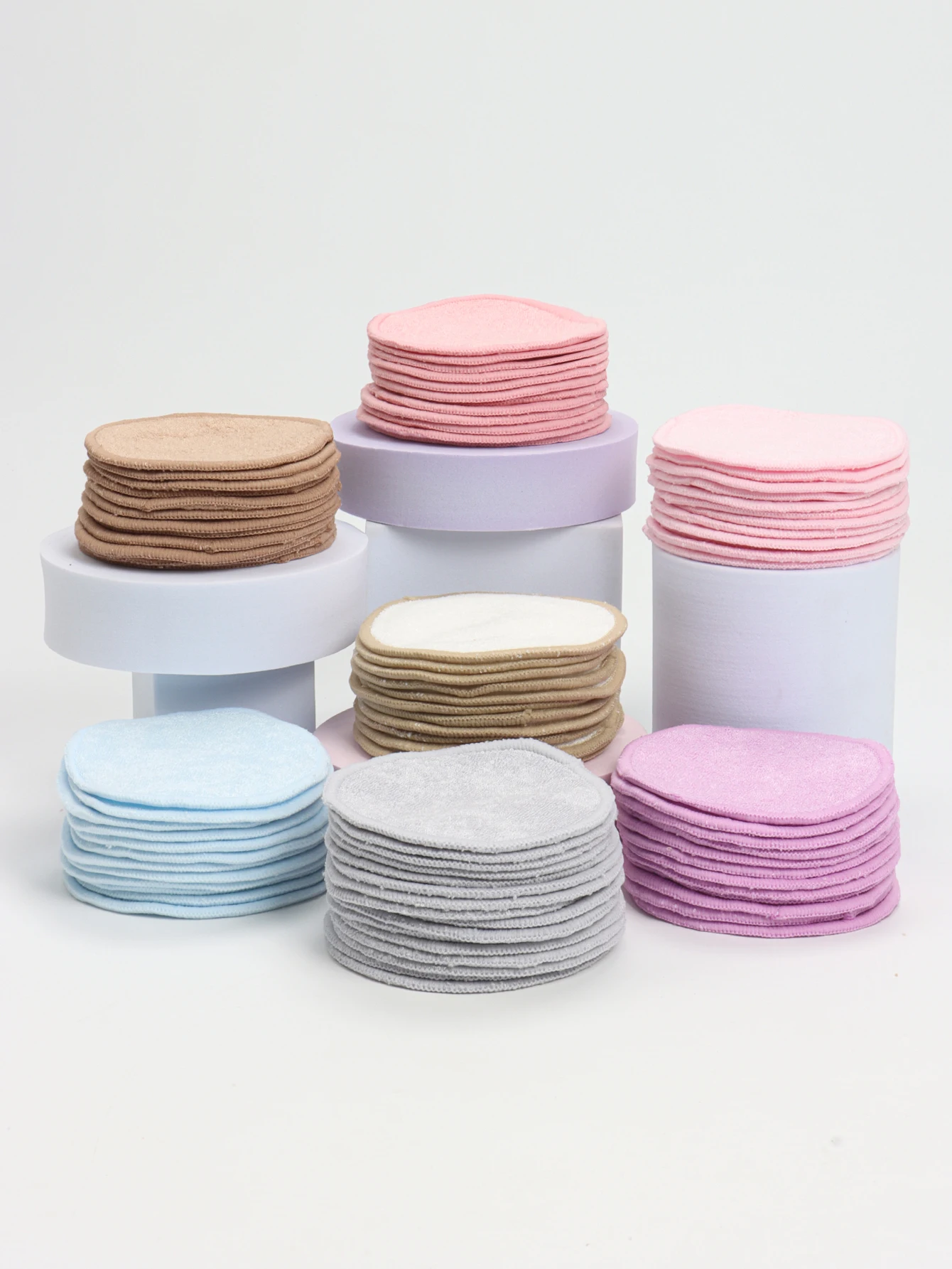 Bamboo Fiber Makeup Remover Pads Are Packed in 6/12/24 Pieces They Are Made of a Mixture of a Fibers Extracted from Natural Bambo