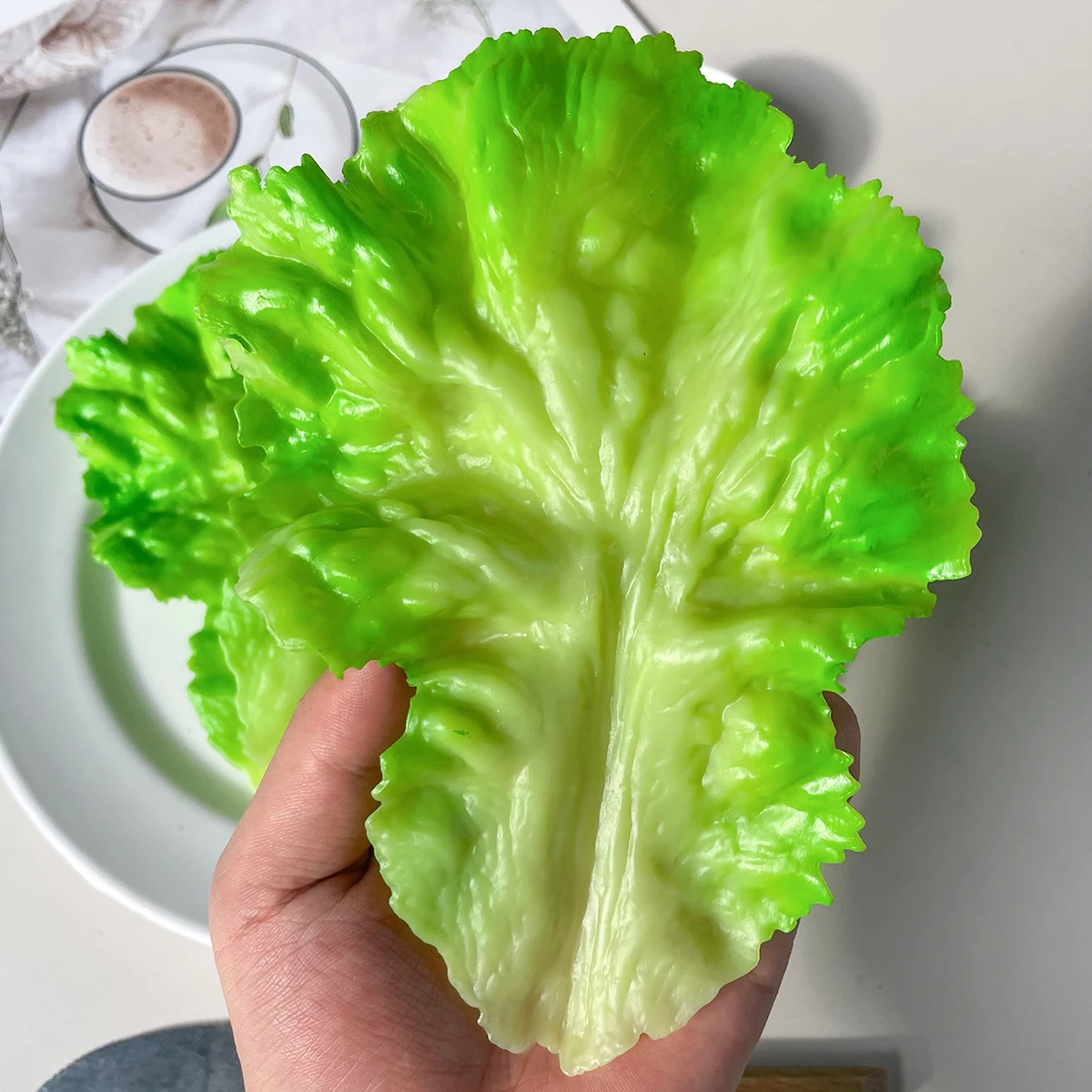 Faux Lettuce Leaves, Ultra-Realistic Artificial Vegetable Fake Lettuce for Buffet Display Salad Decoration, Restaurant Ornament - view 4