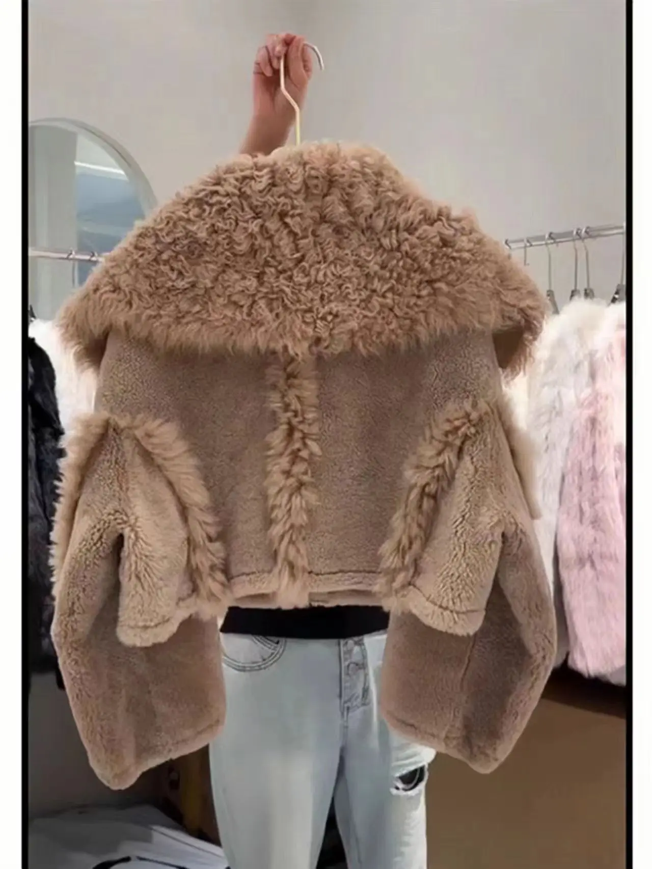 Large Lapel Short Style Faux Fur Jacket With Unique Design and High-end Feel, Women's Autumn and Winter New 2024