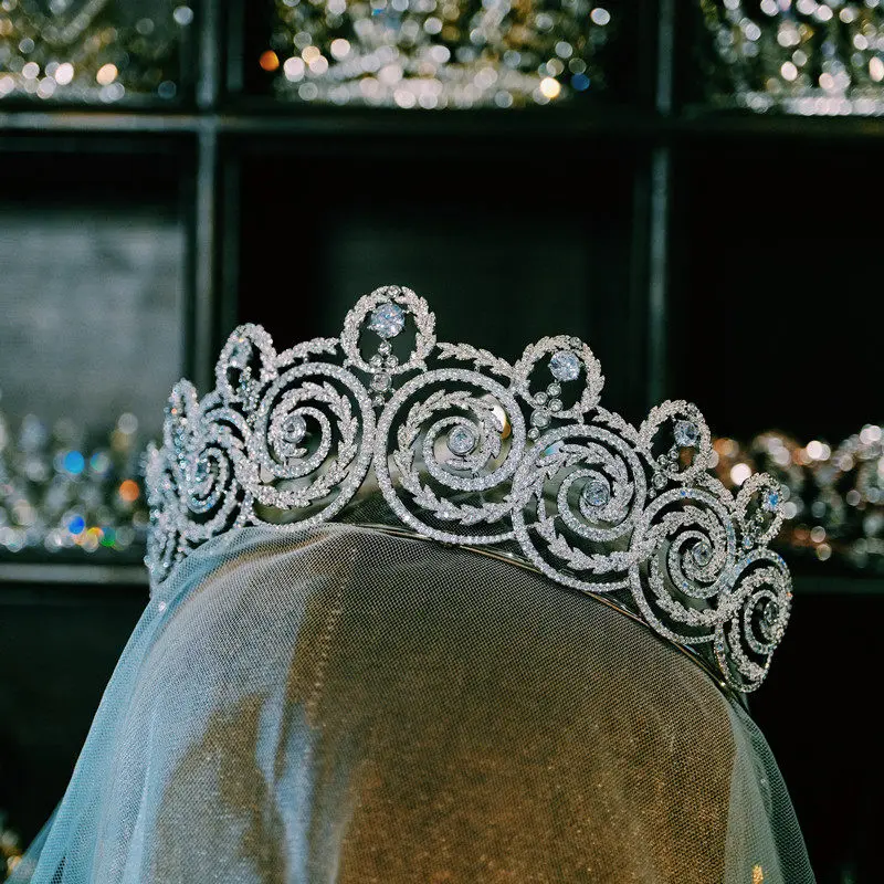 

Элегантная ретро-корона для волос в стиле принцессы, аксессуар для невест, свадебных платьев, дней рождения, роскошное королевское свадебное украшение для головы, ювелирные изделия