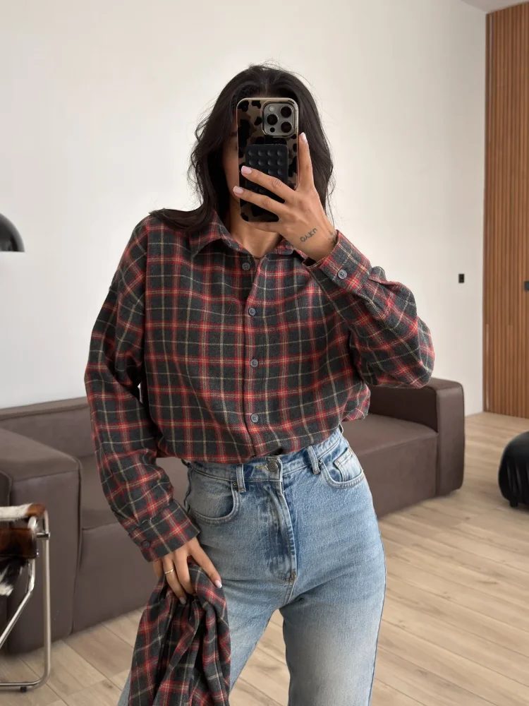 

Women Fashion Casual Plaid Cloak Shirt Lapel Long-sleeved Single Breasted Loose Cropped Top 2026 Lady Daily Commute Office Tops