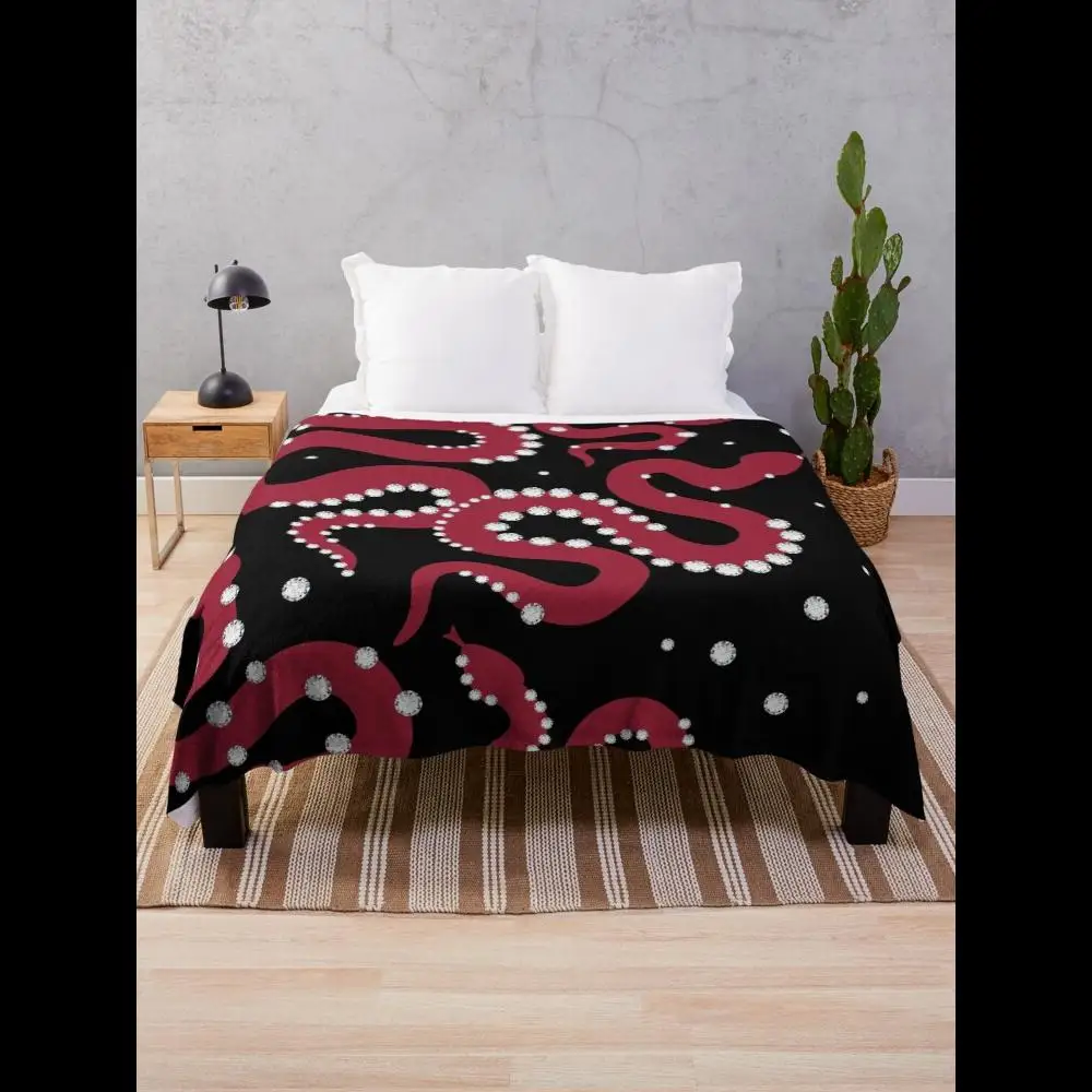 

Одеяло со змеиным принтом и кристаллами для уютного комфорта