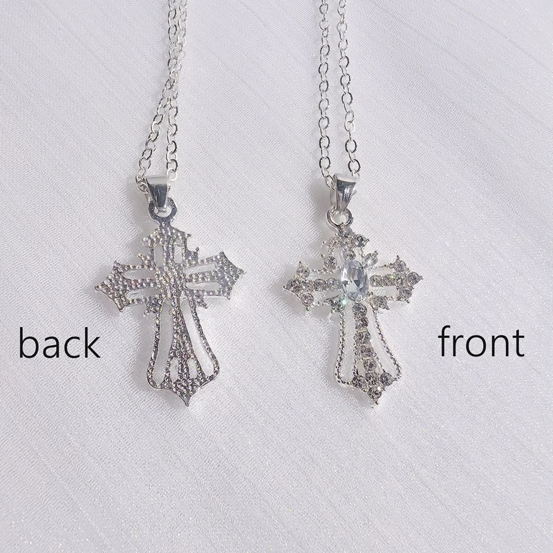 Acquista Collana girocollo con pendente a forma di ragno, perla vintage, perla, per uomo, donna, gotico, hip-hop, con croce lunare, gioielli lunghi halloween in Italia a partire da 2.3