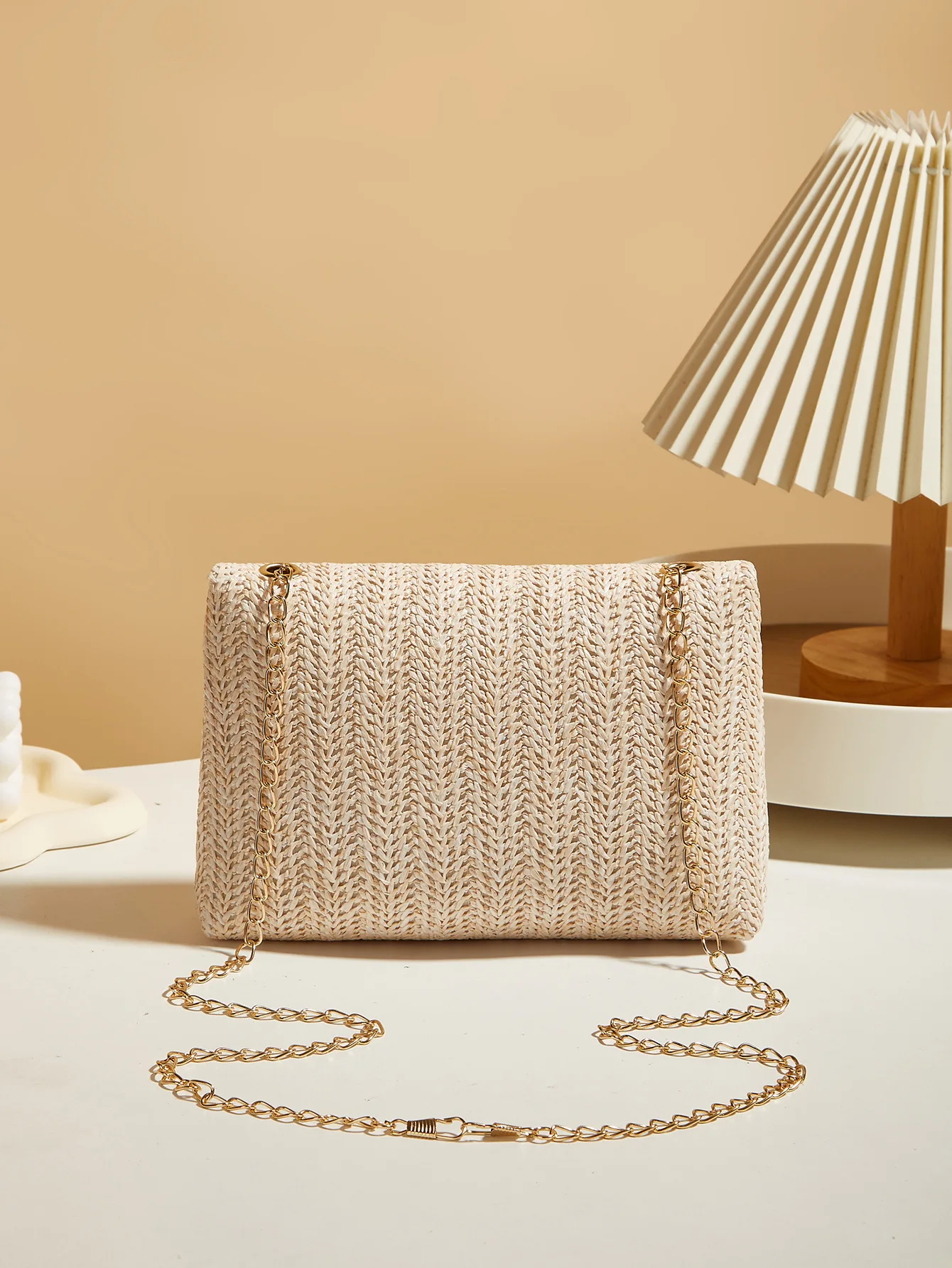 Fashion crossbody bag Korean version trendy grass woven women's bag lock closure simple small square bag image 2
