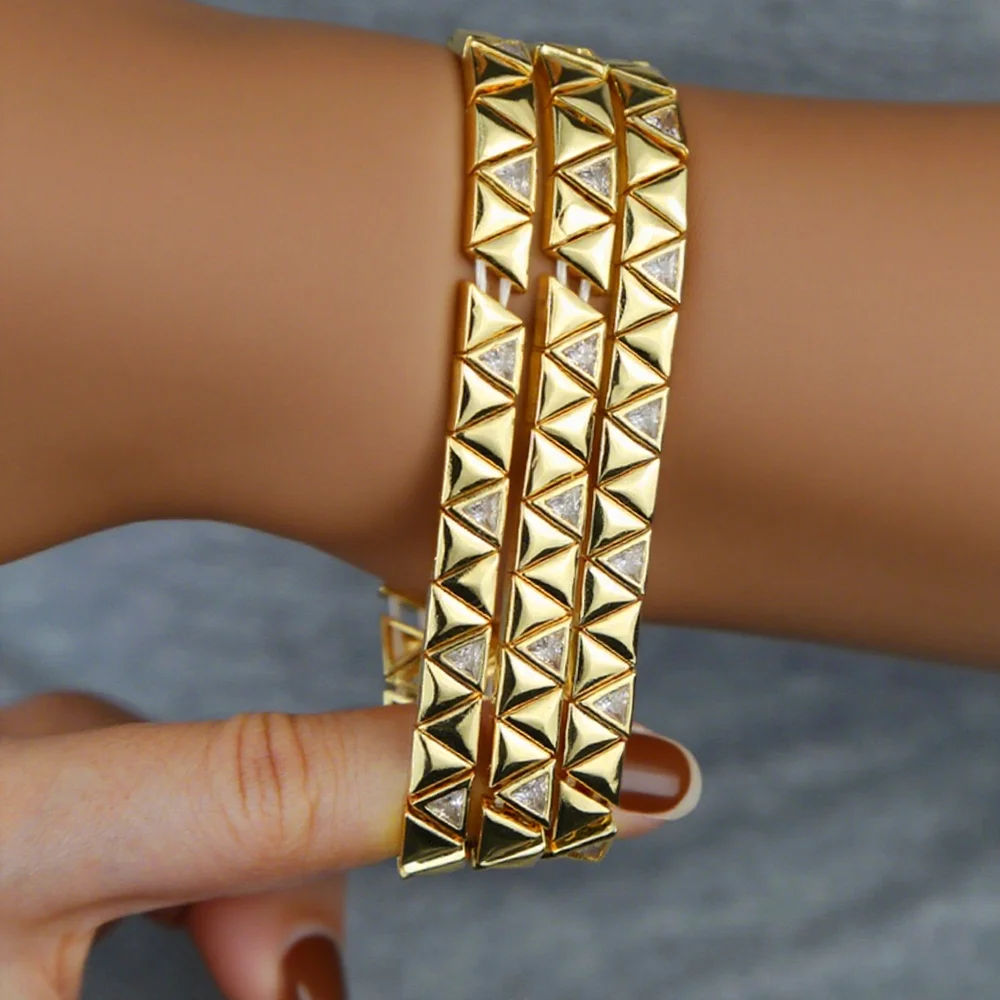 

Gold Color Triangle Geometric Bungee Cord Bracelet Paved Bling Cubic Zirconia For Women Tennis Chain Bracelet