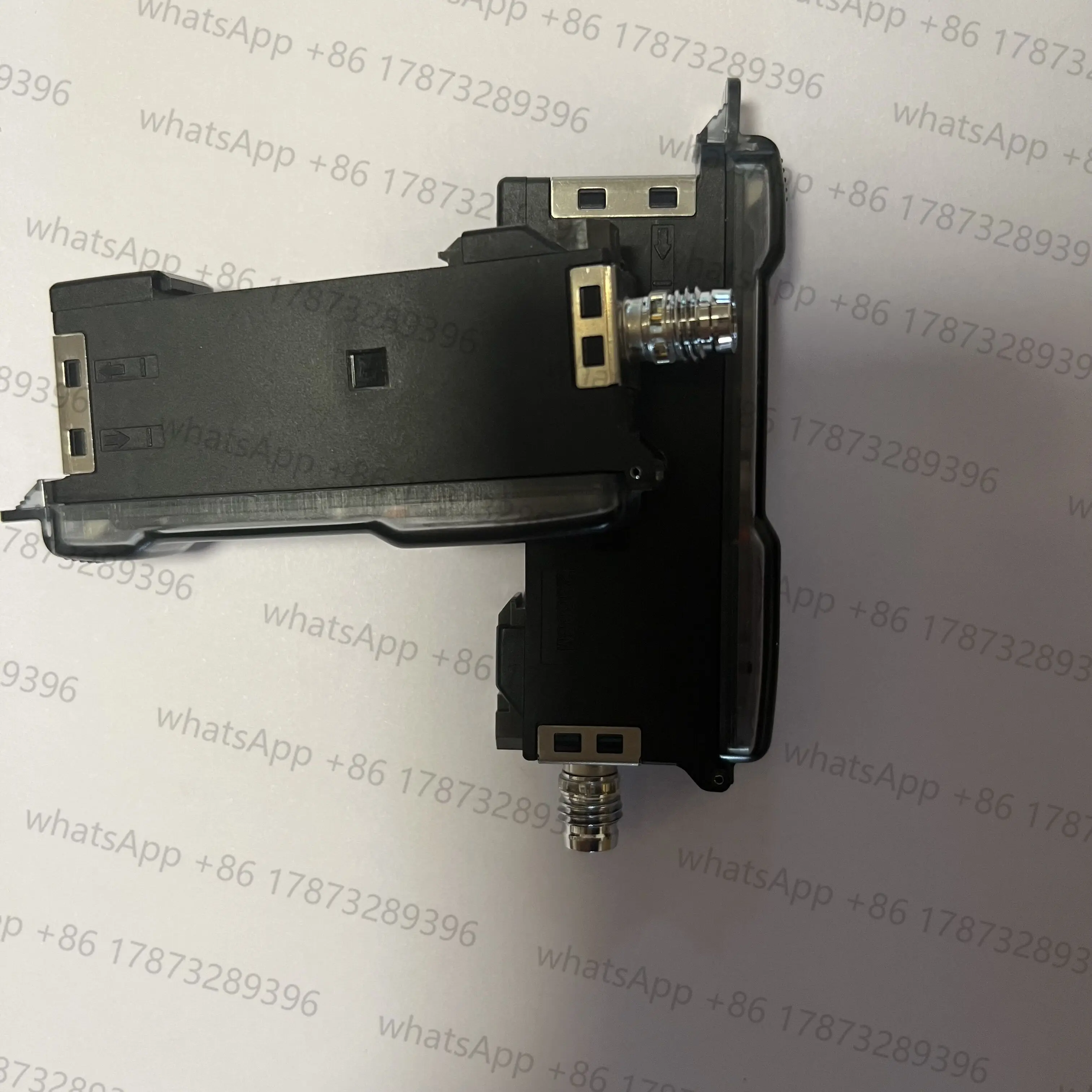 

Новый оригинальный E3X-HD44 Быстрая доставка