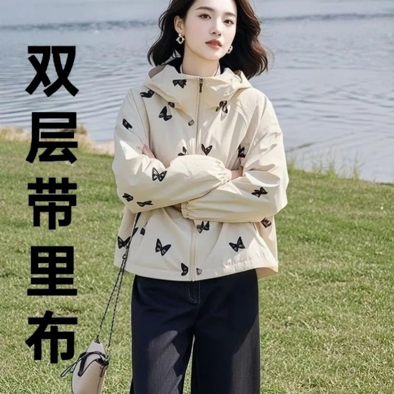 2025 Versatile High-end and Super Beautiful Women's Short Hooded Jacket Age-reducing Charge Jacket
