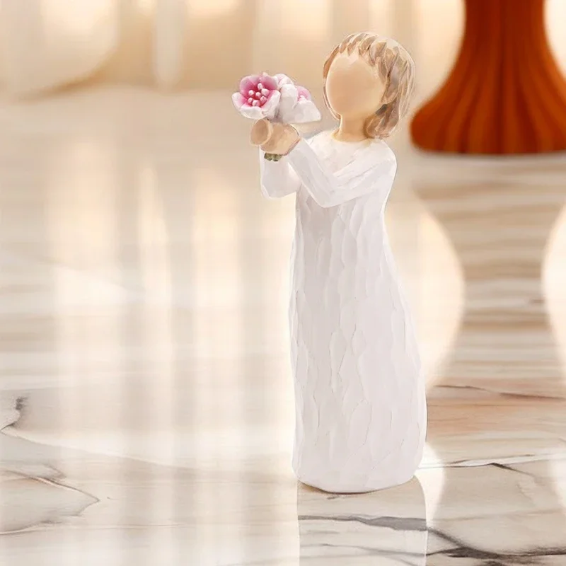 

Resin Statue Holding Pink Flowers Family Gift Decorations and Sculptures Bedroom Living Room Tabletop Christmas Gifts