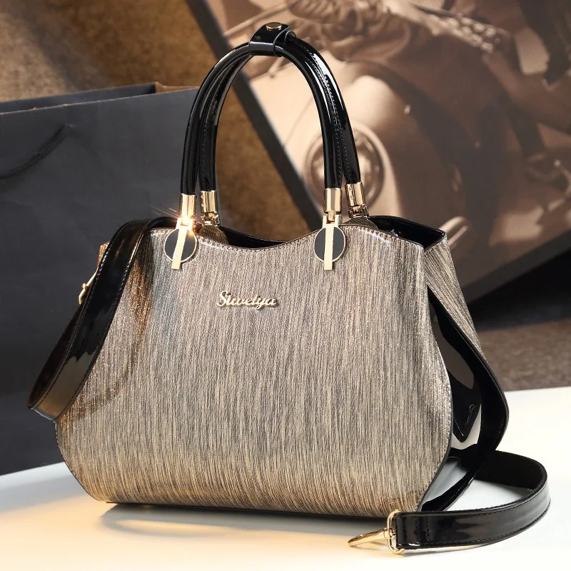 

2026 new simple, elegant and fashionable middle-aged women's handbag, large bag, single shoulder crossbody bag
