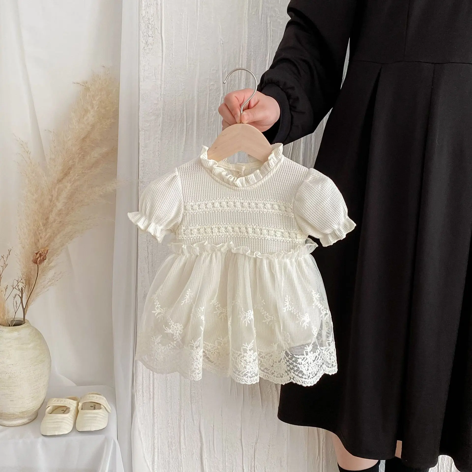 

Летний комбинезон-платье для малышей, очень милый, в стиле принцессы, на выписку/на 100 дней, кружевной, тонкий, летняя одежда