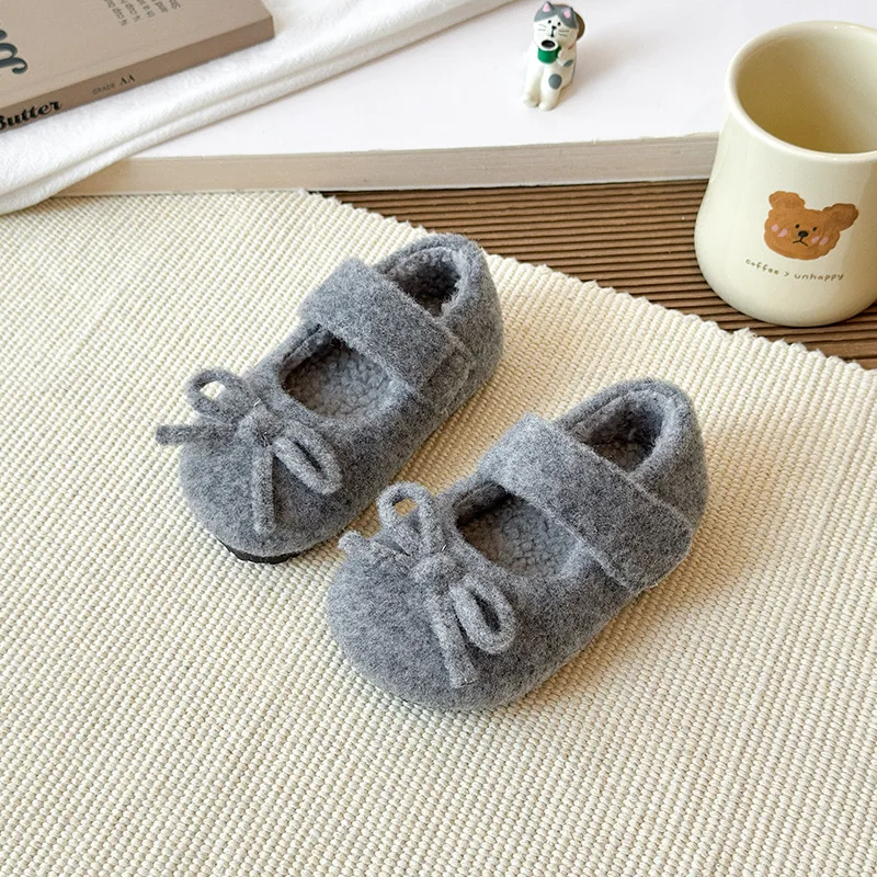 

Детская кожаная обувь, однотонные универсальные туфли принцессы на плоской подошве для девочек, круглые носки, простые банты, новинка 2023 года, зимняя детская повседневная обувь