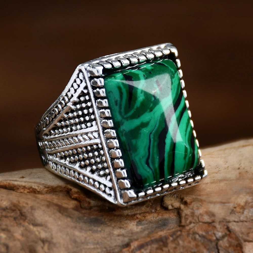 Yumfeel New Malachite Ring Men & Women Fashion Antique Silver Plated Setting Green Gemstone Retro Ring