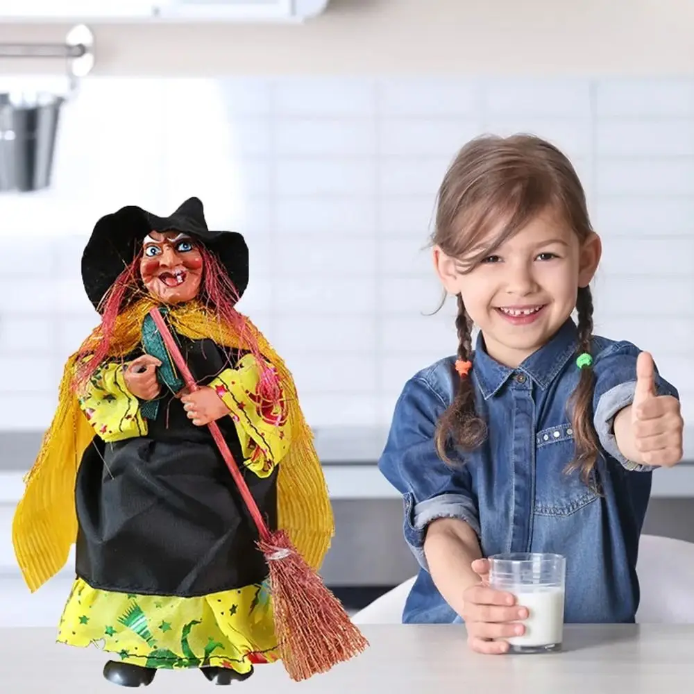 Regalo per bambini Statue di streghe con manico di scopa creativo Divertente retrò Halloween Strega Ornamento Artigianato di stoffa Figurine di streghe Disposizione della scena