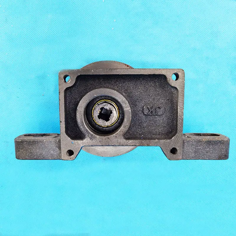 Hydraulic oil pump bracket 306 pump seat CBN-314 left-handed right-handed gear pump fixed seat spline flat key wheel
