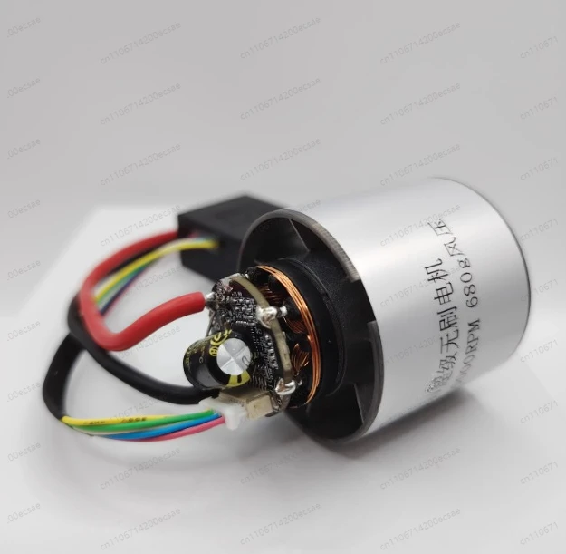 

Высокоскоростной бесщеточный двигатель с постоянными магнитами и турбиной