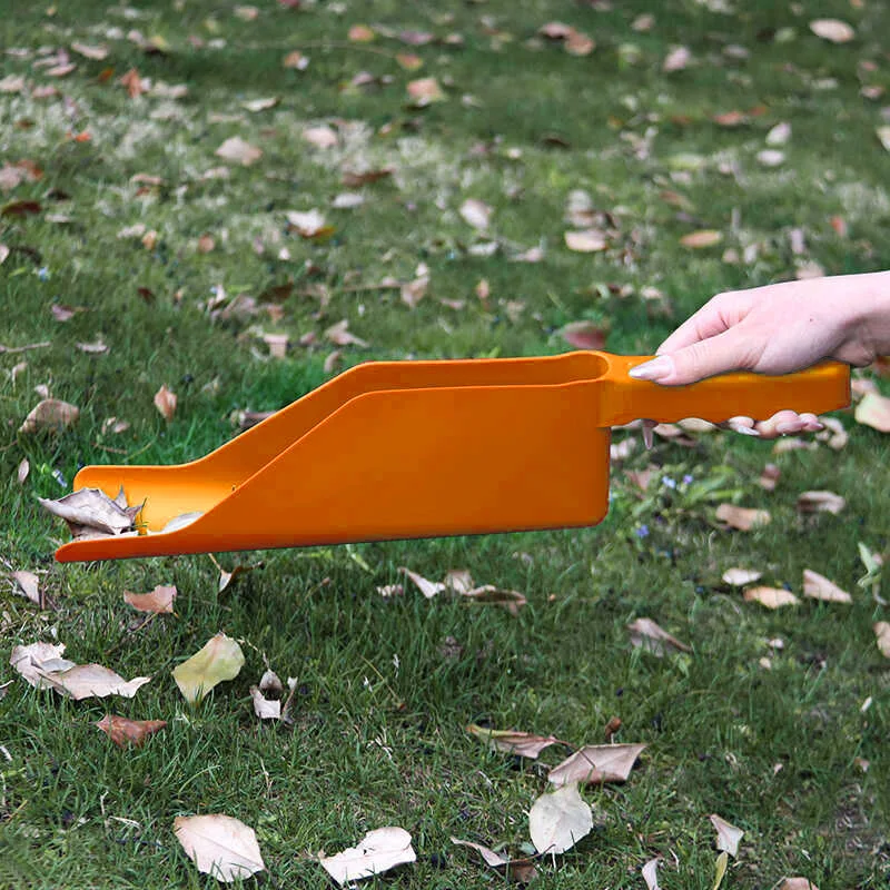 Cleaning Scoop Capacity Plastic Tool for Efficient Leaf and Debris Removal From Roofs and Gardens Easy To Use AndGutter Cleaning